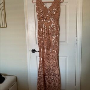 Glamorous V-Neck Sequin Gown in Rose Gold